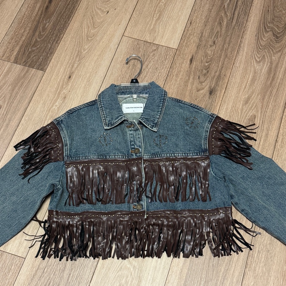 GALITA NWT L CROPPED WESTERN Denim Brown fringe bronze studs Jacket - Picture 2 of 8